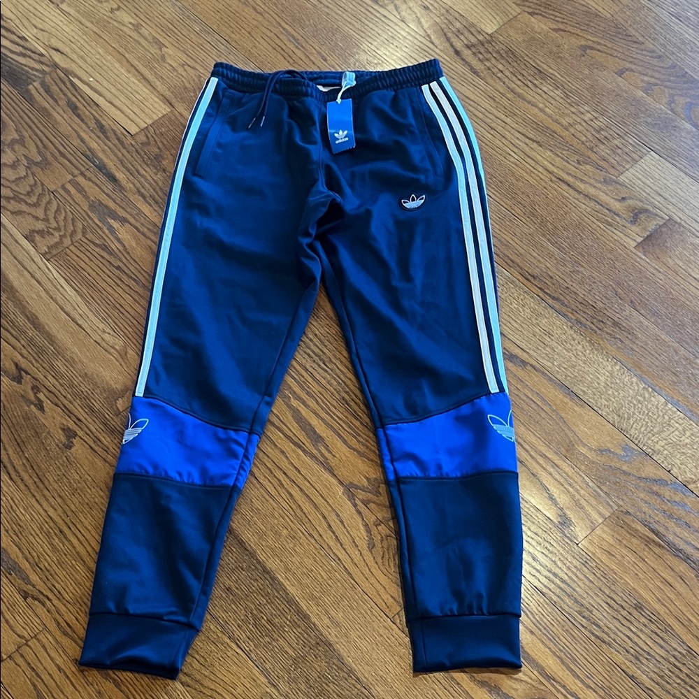 Adidas Men Navy blue joggers size medium NWT
